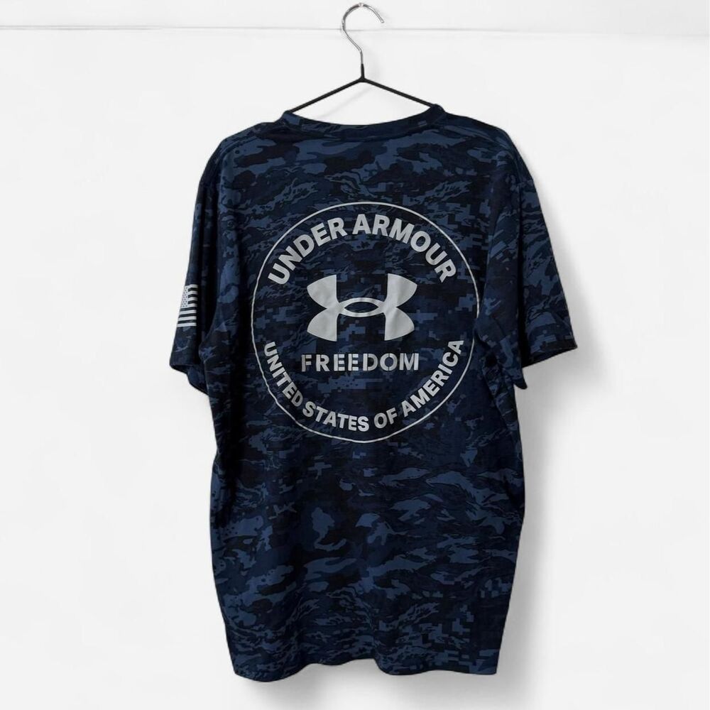 Under Armour Men's Blue and Navy Camo T-shirt XL streetwear Athletic Gym